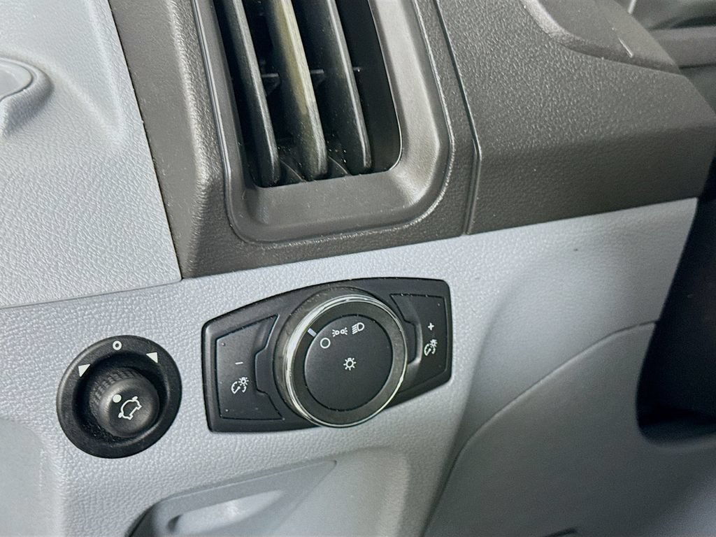 Used 2018 Ford Transit 150 XL RWD image 10