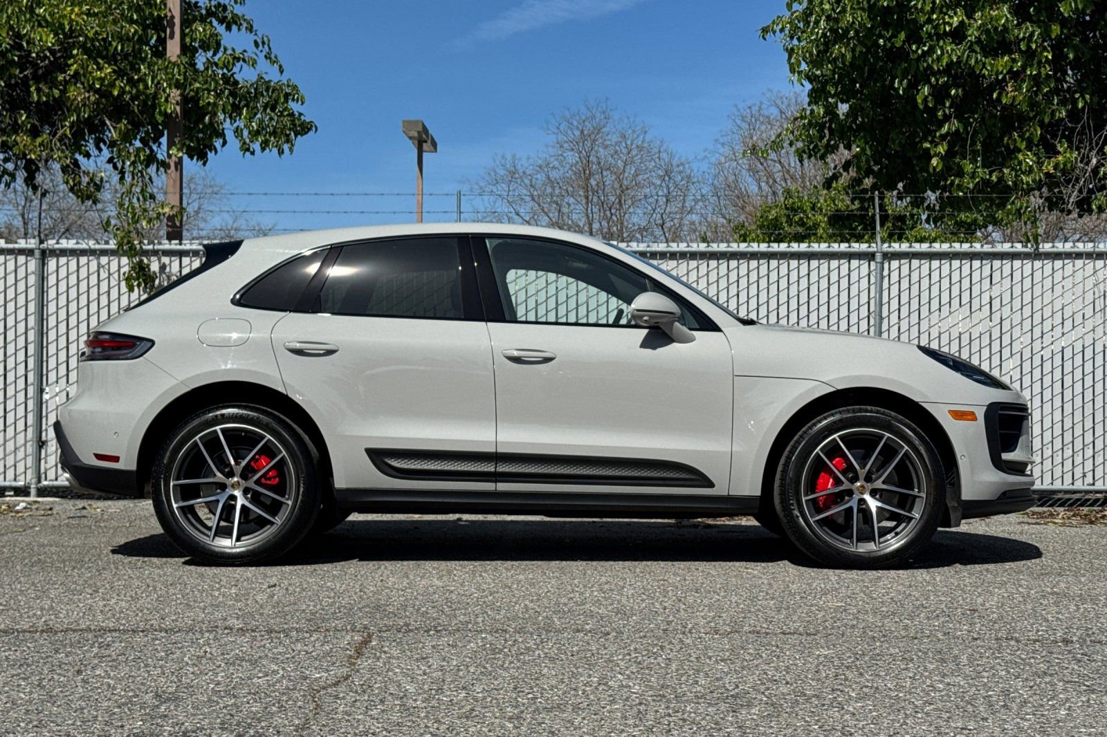 Used 2022 Porsche Macan S image 3