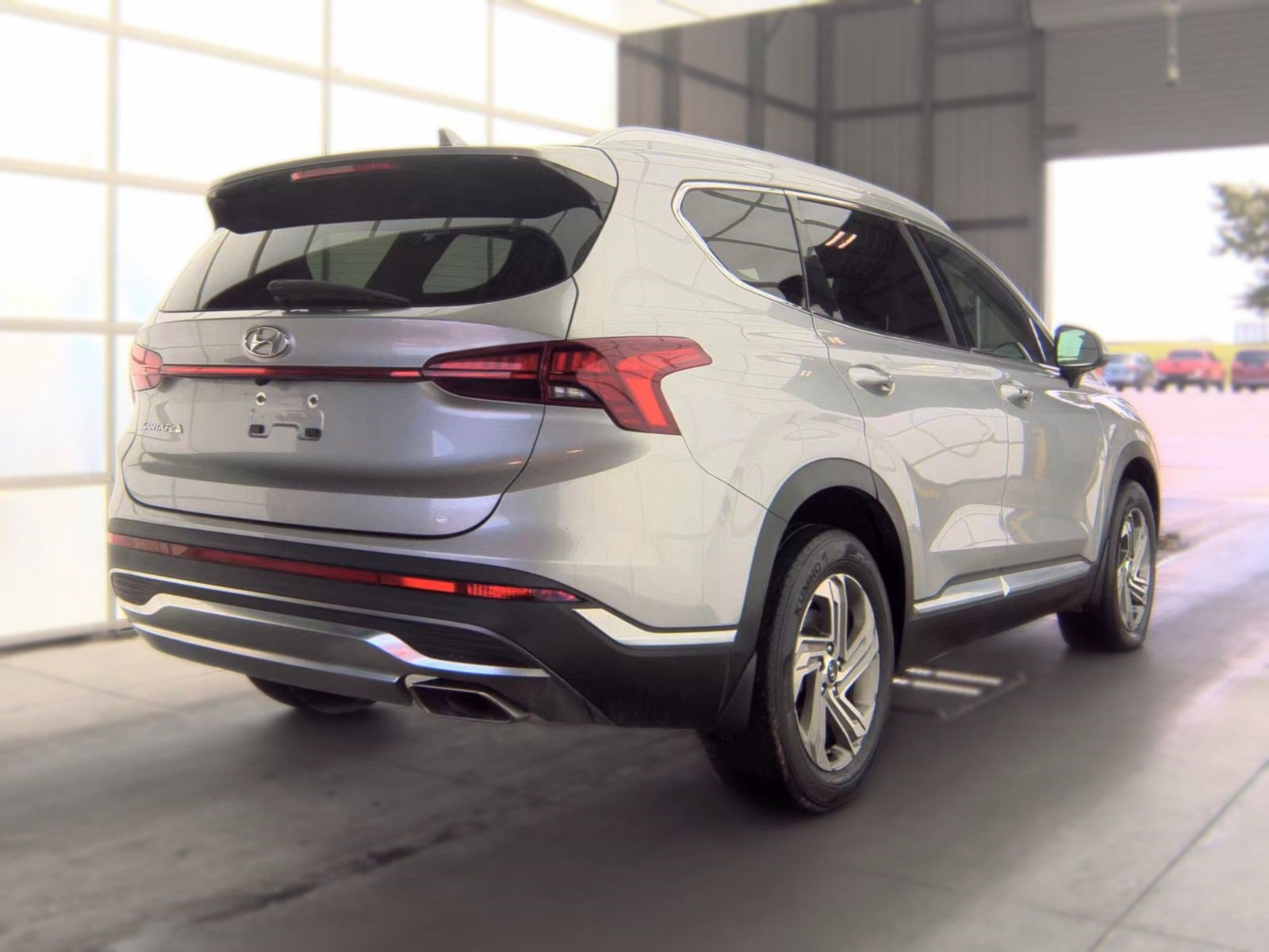 Used 2022 Hyundai Santa Fe SEL FWD image 2