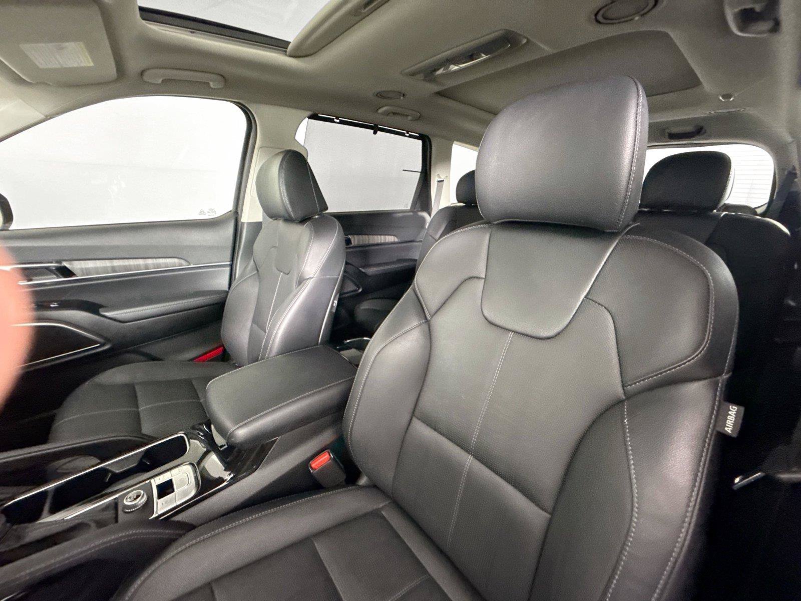 Used 2023 Kia Telluride SX FWD image 3