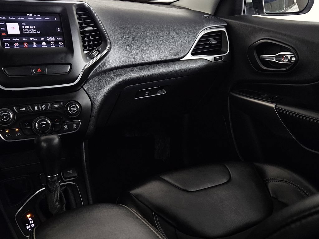 Used 2019 Jeep Cherokee Latitude Plus FWD image 9
