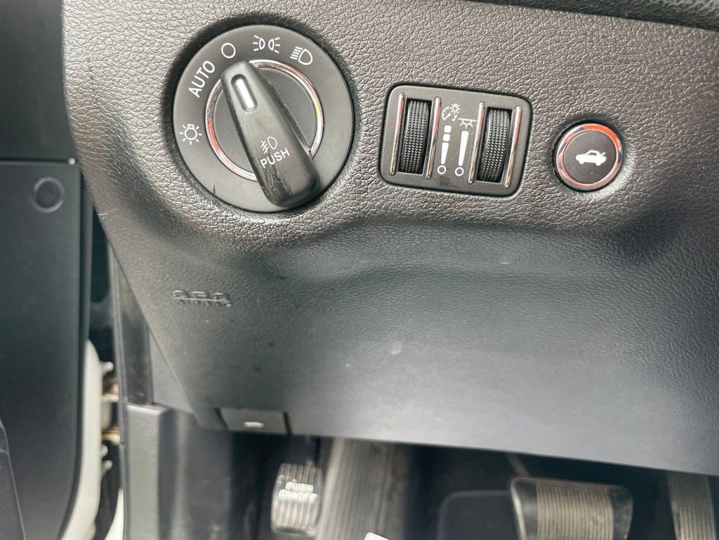 Used 2019 Chrysler 300 S RWD image 20