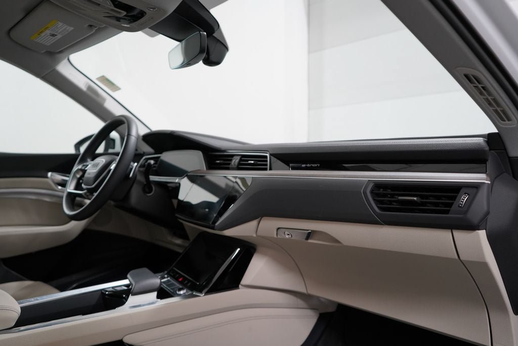 Used 2023 Audi e-tron Premium Plus w/ Premium Plus Package AWD/4WD image 15