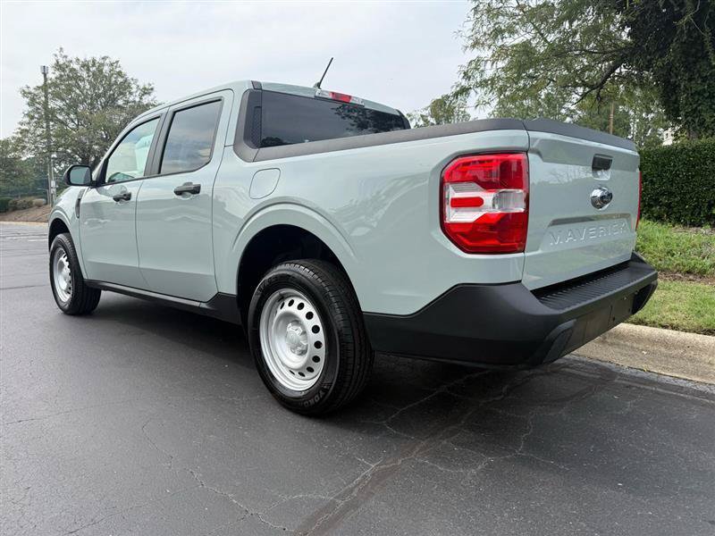 Used 2023 Ford Maverick XL FWD image 3