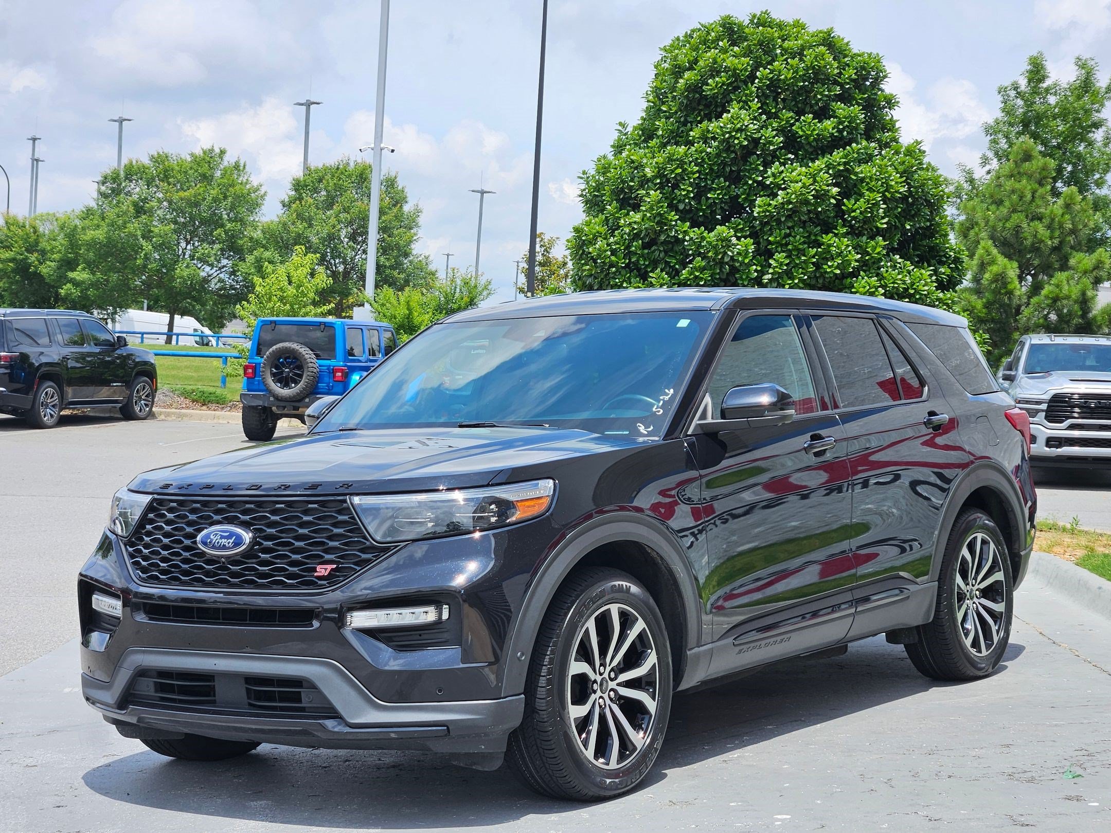 Used 2021 Ford Explorer ST w/ Equipment Group 401A AWD/4WD image 3