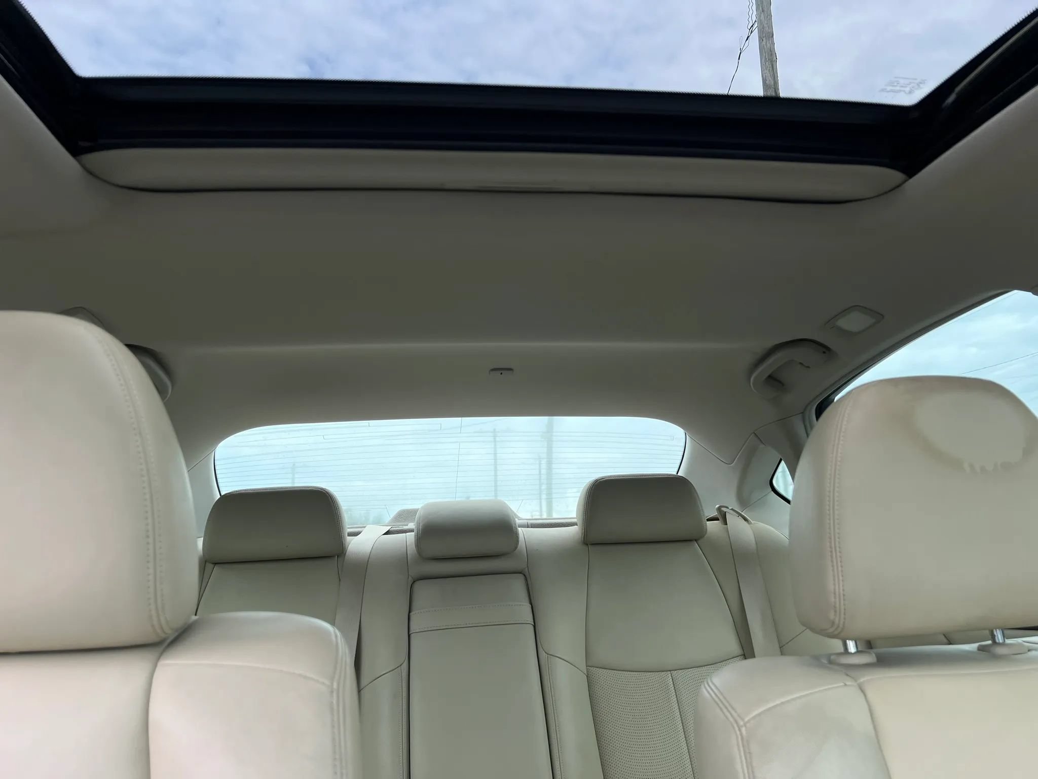 Used 2012 INFINITI M37 w/ Premium Pkg RWD image 18
