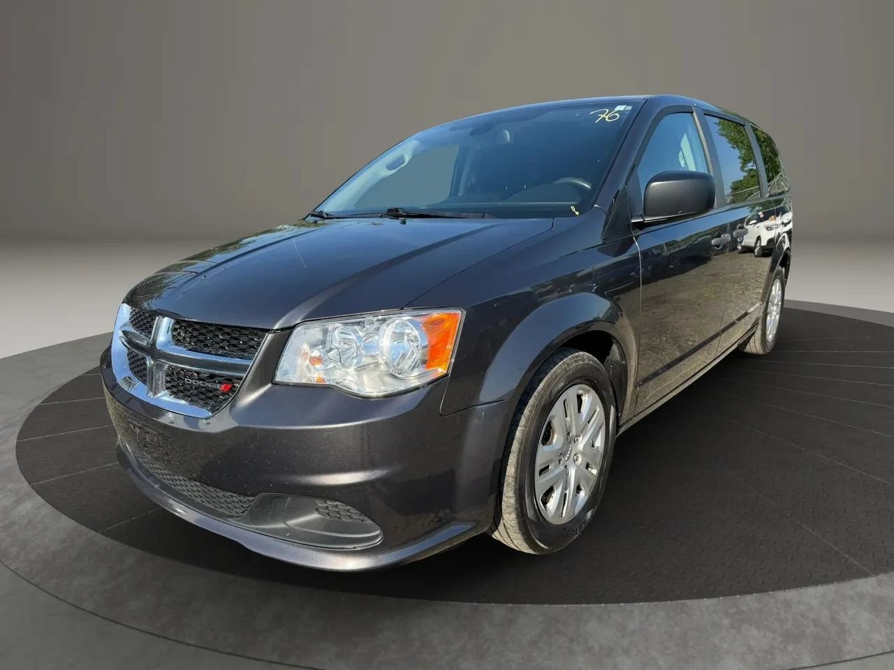 Used 2019 Dodge Grand Caravan SE w/ UConnect Hands-Free Group