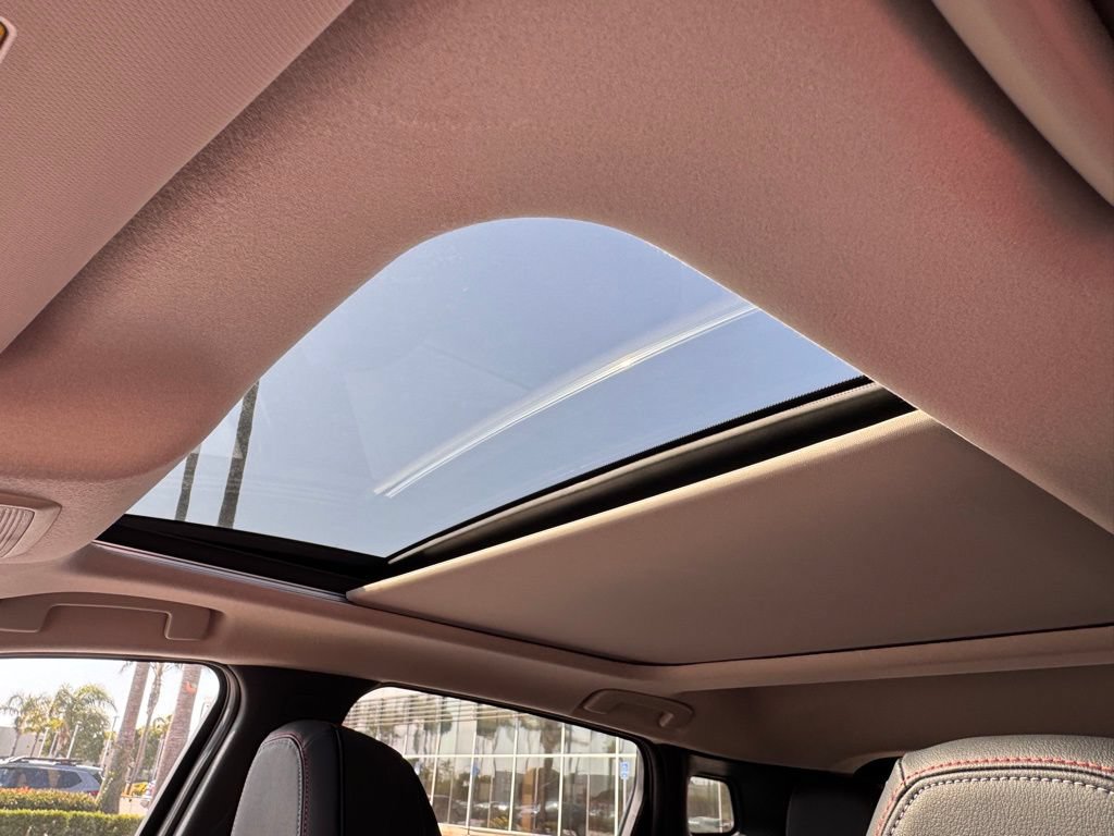 New 2026 Nissan Kicks SR w/ SR Premium Package FWD image 10