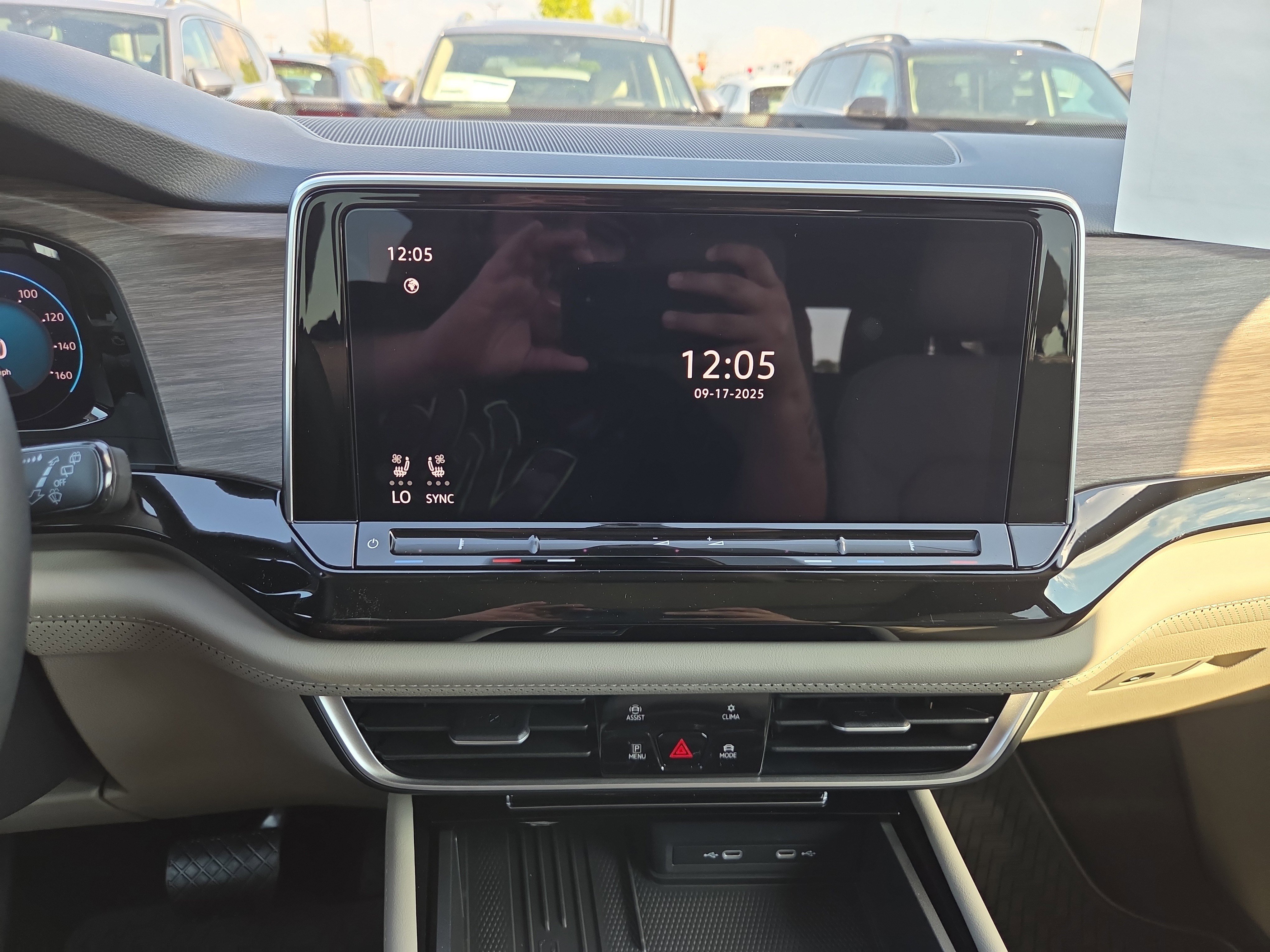 New 2026 Volkswagen Atlas SEL image 11