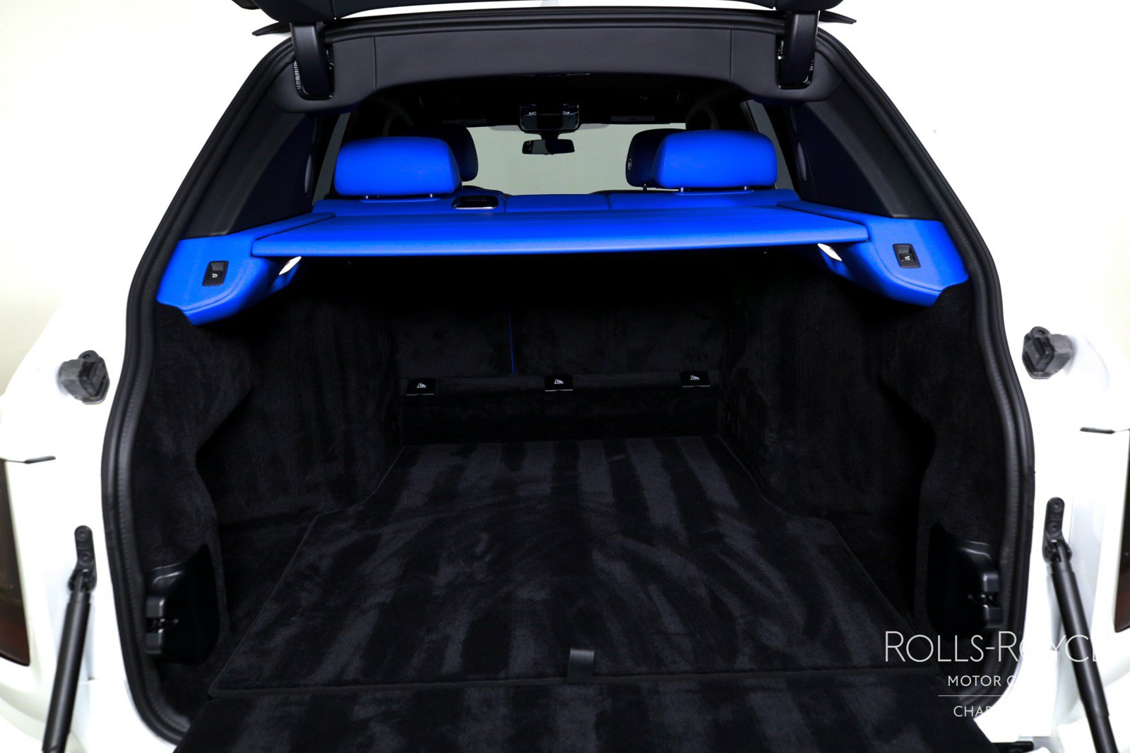 Used 2024 Rolls-Royce Cullinan AWD/4WD image 22