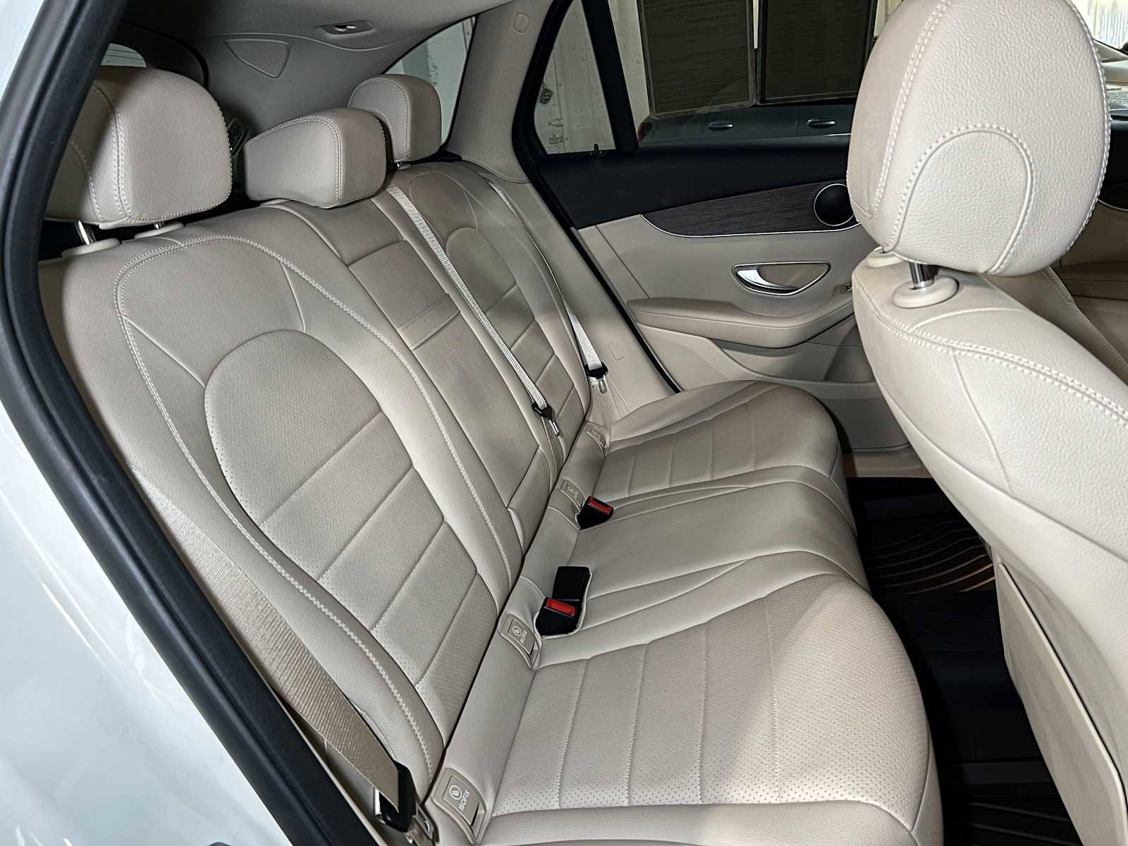 Used 2022 Mercedes-Benz GLC 300 4MATIC image 13