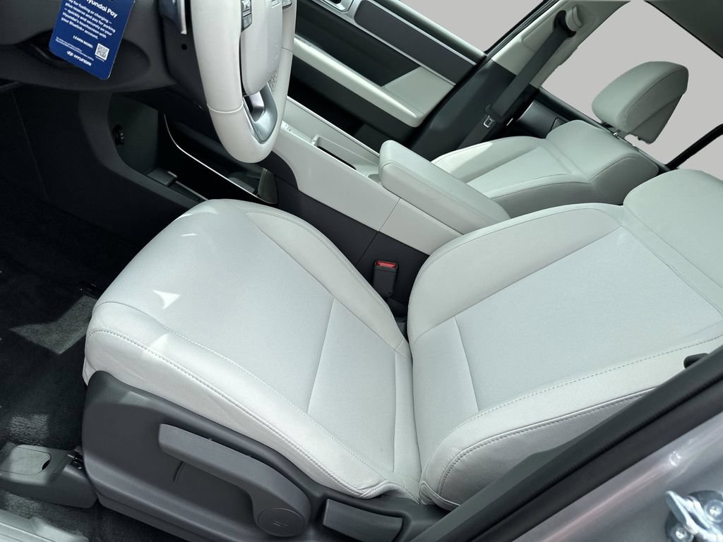 New 2026 Hyundai Santa Fe SE FWD image 9