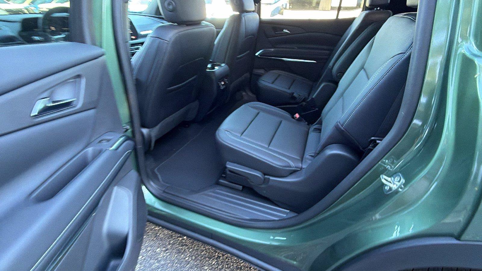 New 2027 Chevrolet Traverse LT w/ Driver Confidence Package FWD image 20