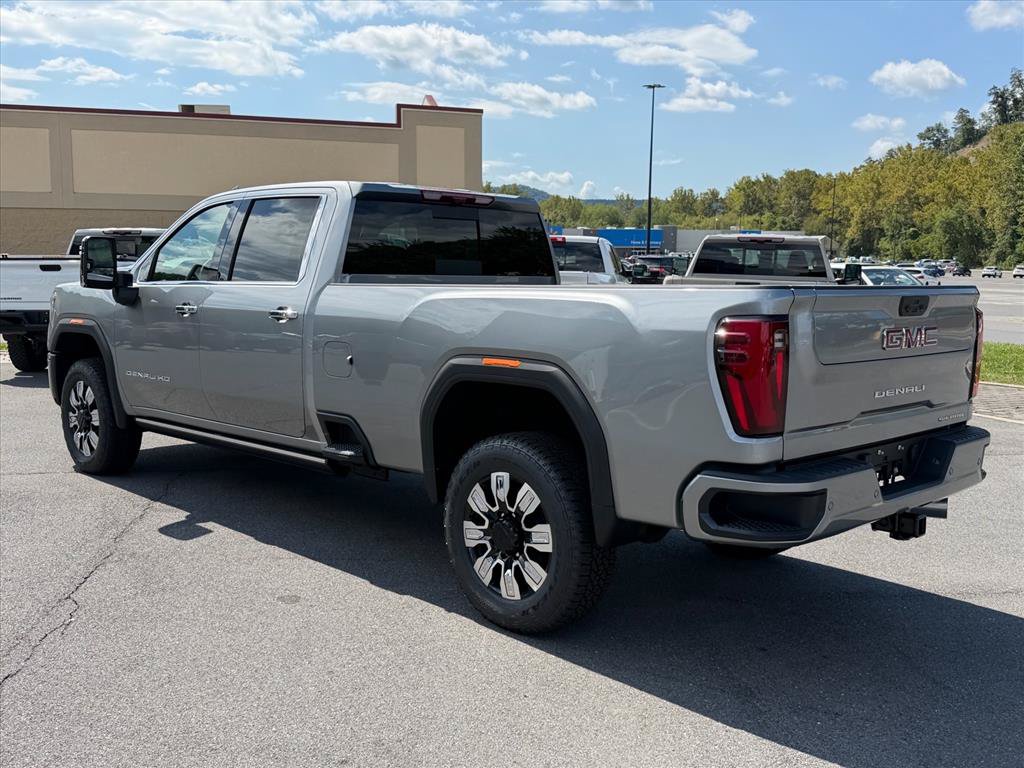 New 2026 GMC Sierra 3500 Denali w/ Denali Reserve Package AWD/4WD image 3