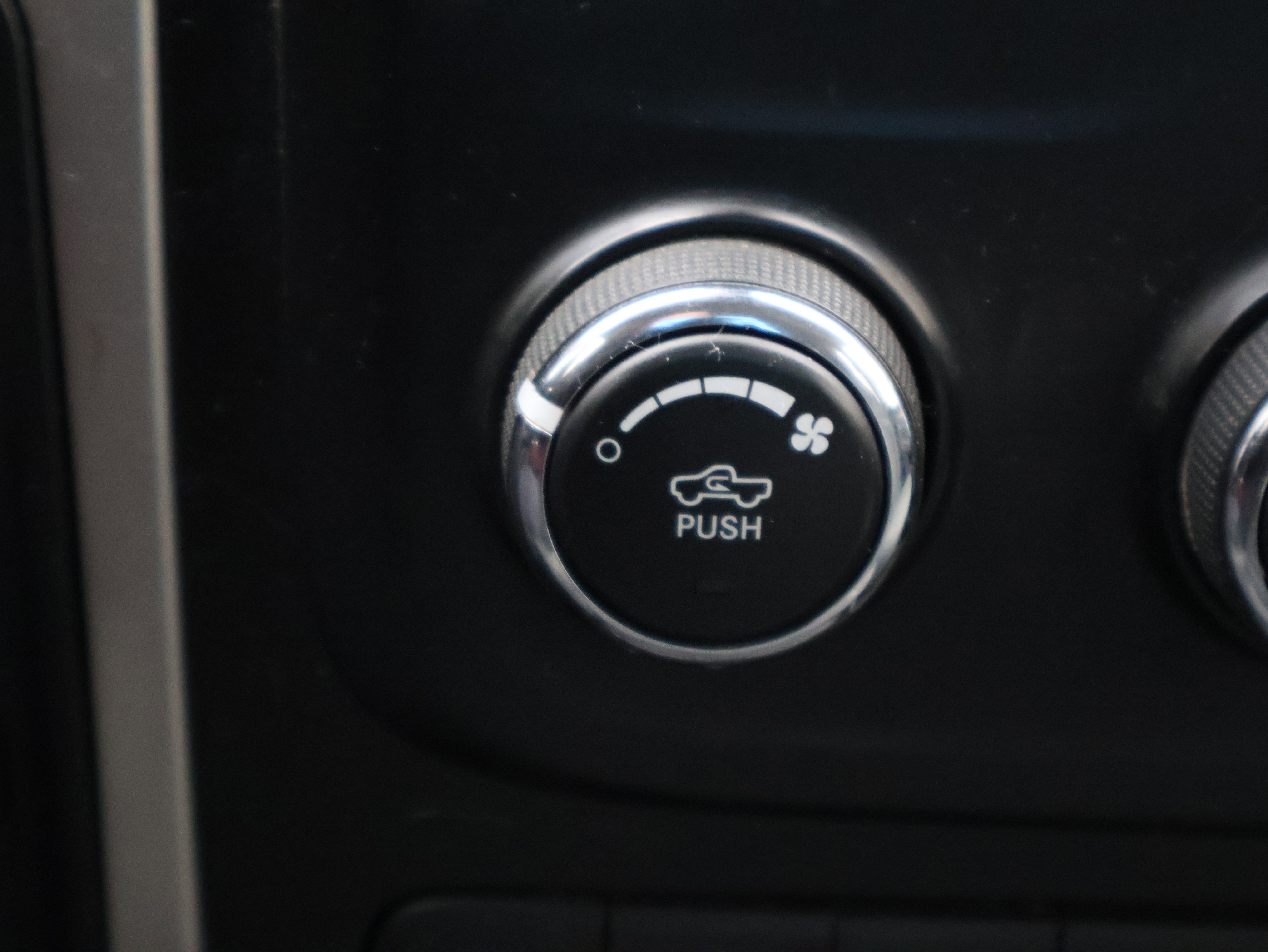 Used 2016 RAM 2500 SLT image 27