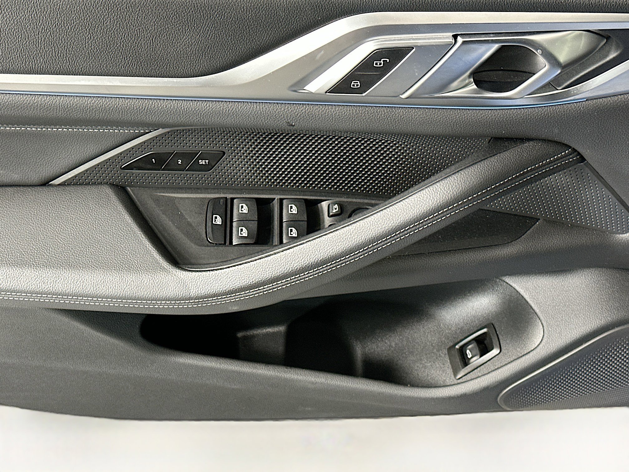 Used 2024 BMW i4 eDrive40 w/ Premium Package RWD image 15