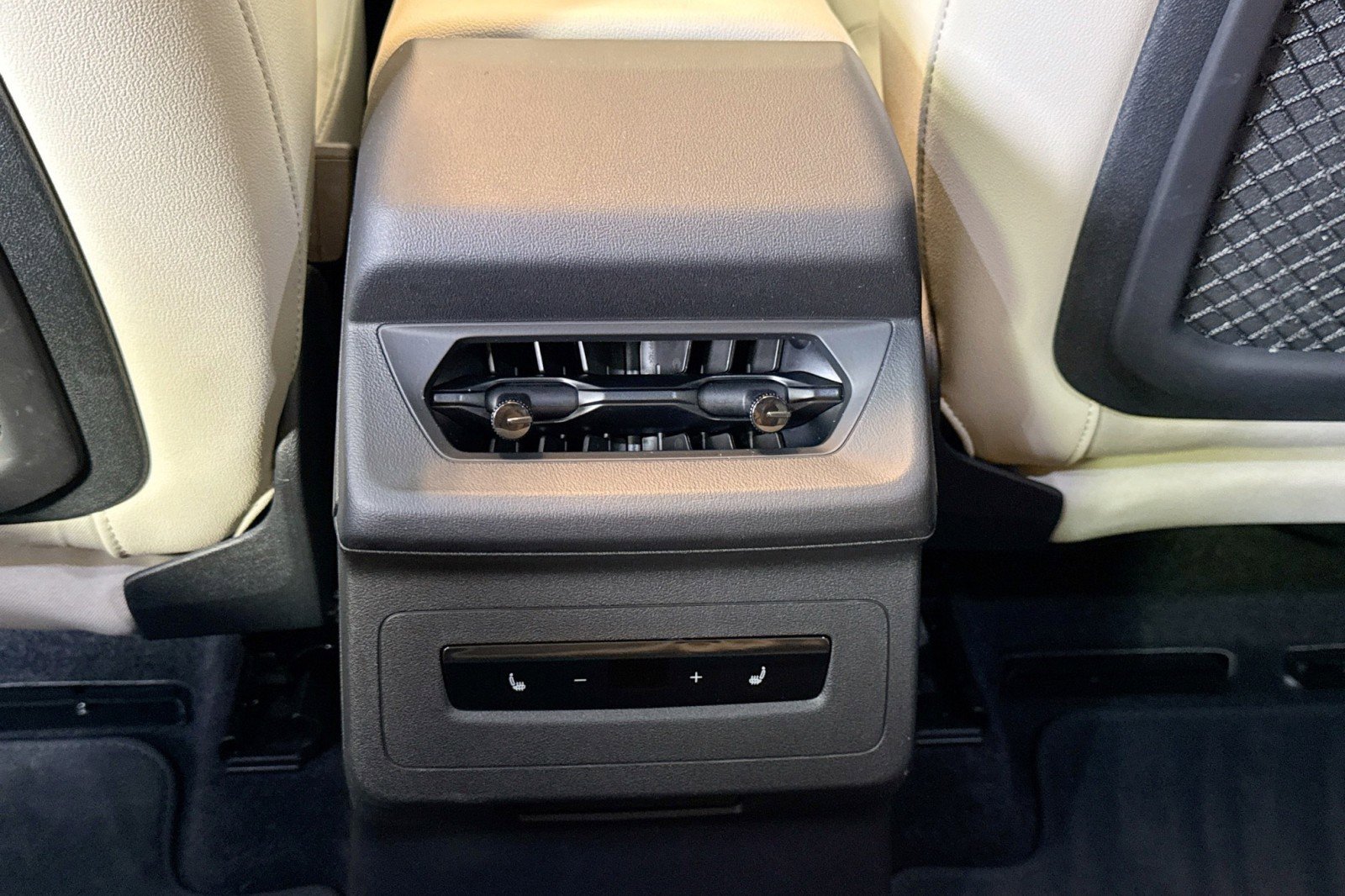 Used 2025 Audi Q6 e-tron Prestige w/ Beige Warm Weather Package image 23