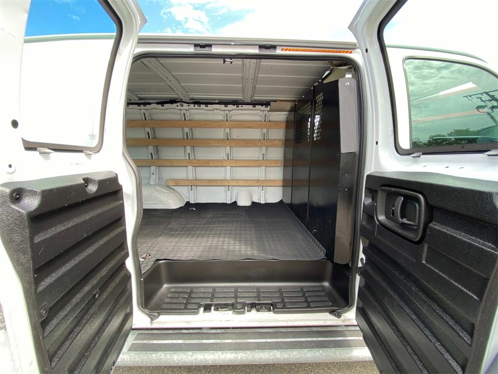 Used 2023 Chevrolet Express 2500 w/ Driver Convenience Package image 10