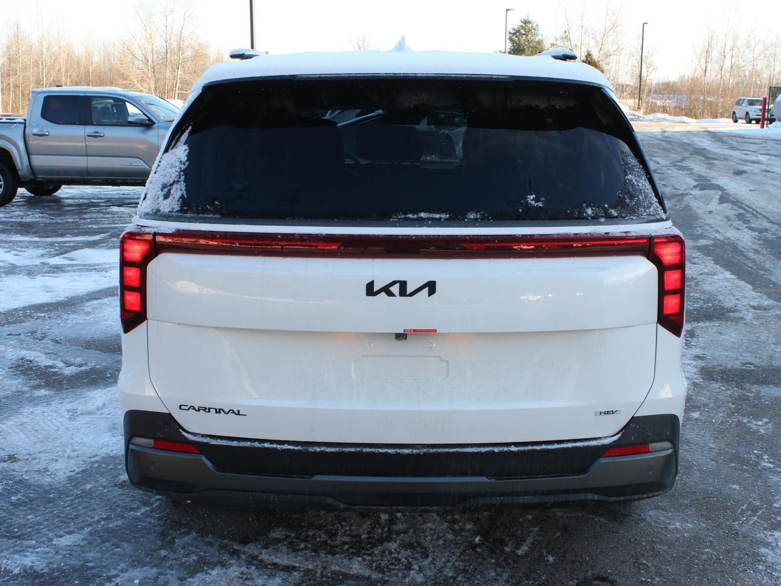 New 2026 Kia Carnival SX w/ SX Dark Edition Package FWD image 6