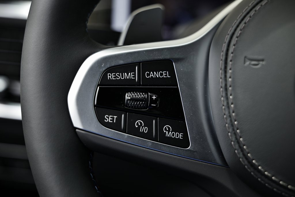 New 2026 BMW X7 M60i w/ M Sport Professional Package image 33