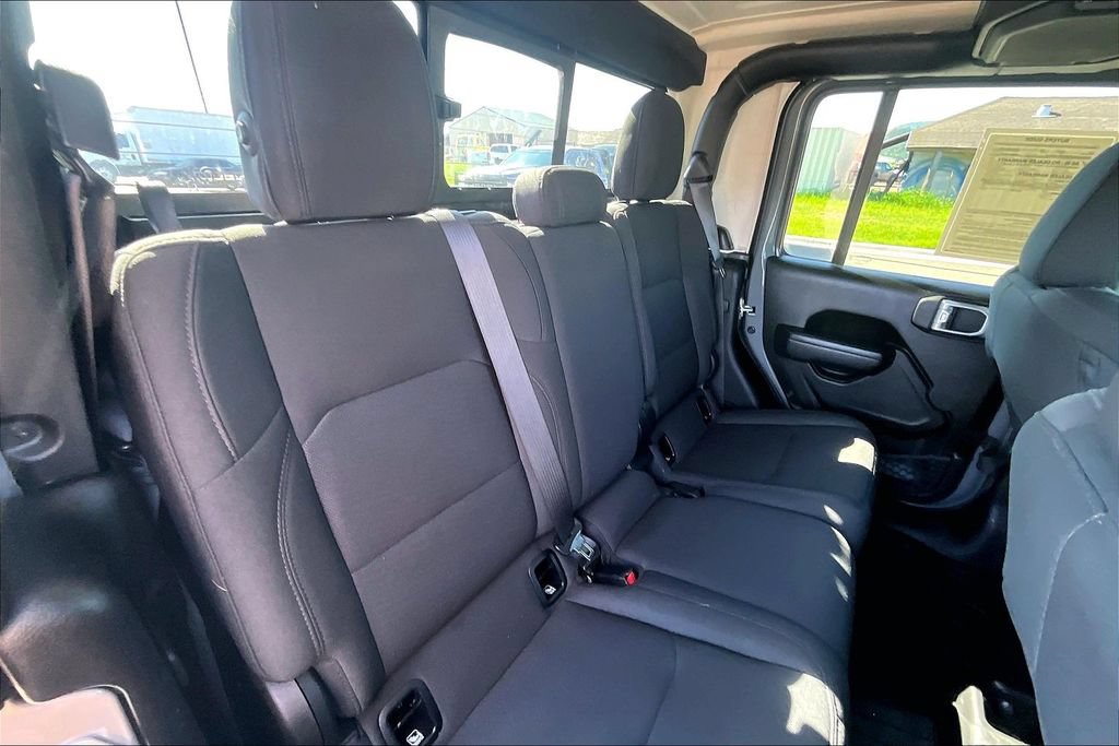Used 2023 Jeep Gladiator Sport AWD/4WD image 27