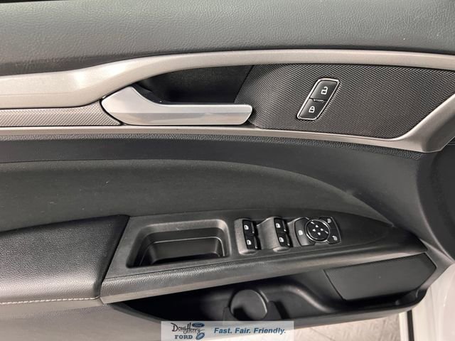 Used 2020 Ford Fusion SE image 19