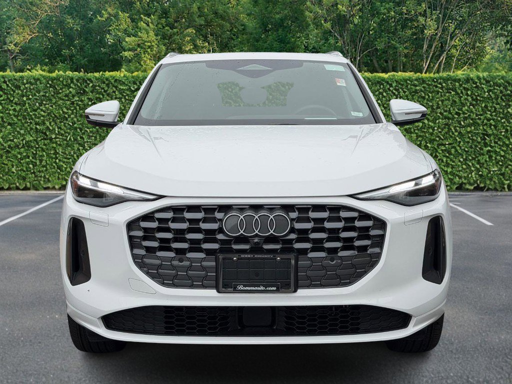 Used 2025 Audi Q5 Premium w/ Convenience Package image 9