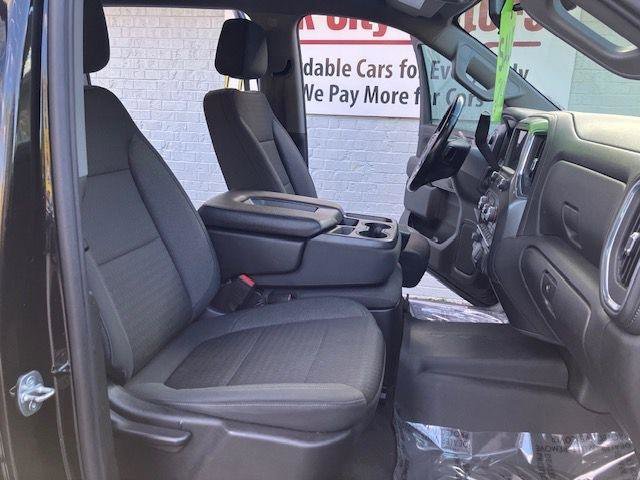 Used 2021 Chevrolet Silverado 1500 RST image 11