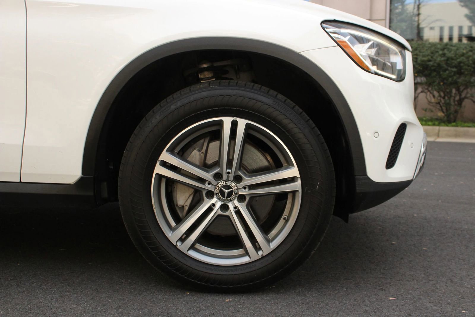 Used 2021 Mercedes-Benz GLC 300 4MATIC image 4