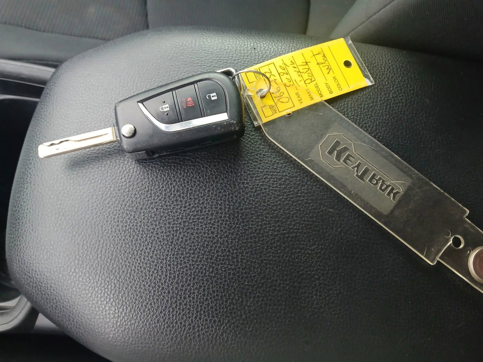 Used 2020 Toyota RAV4 LE image 28