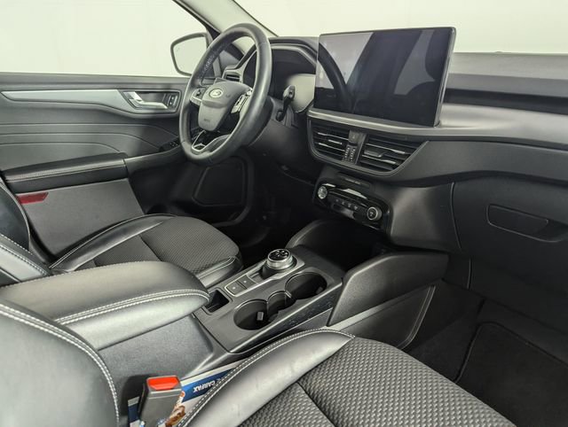 Used 2023 Ford Escape SE image 30