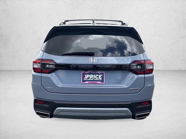 Used 2025 Honda Pilot Touring image 6