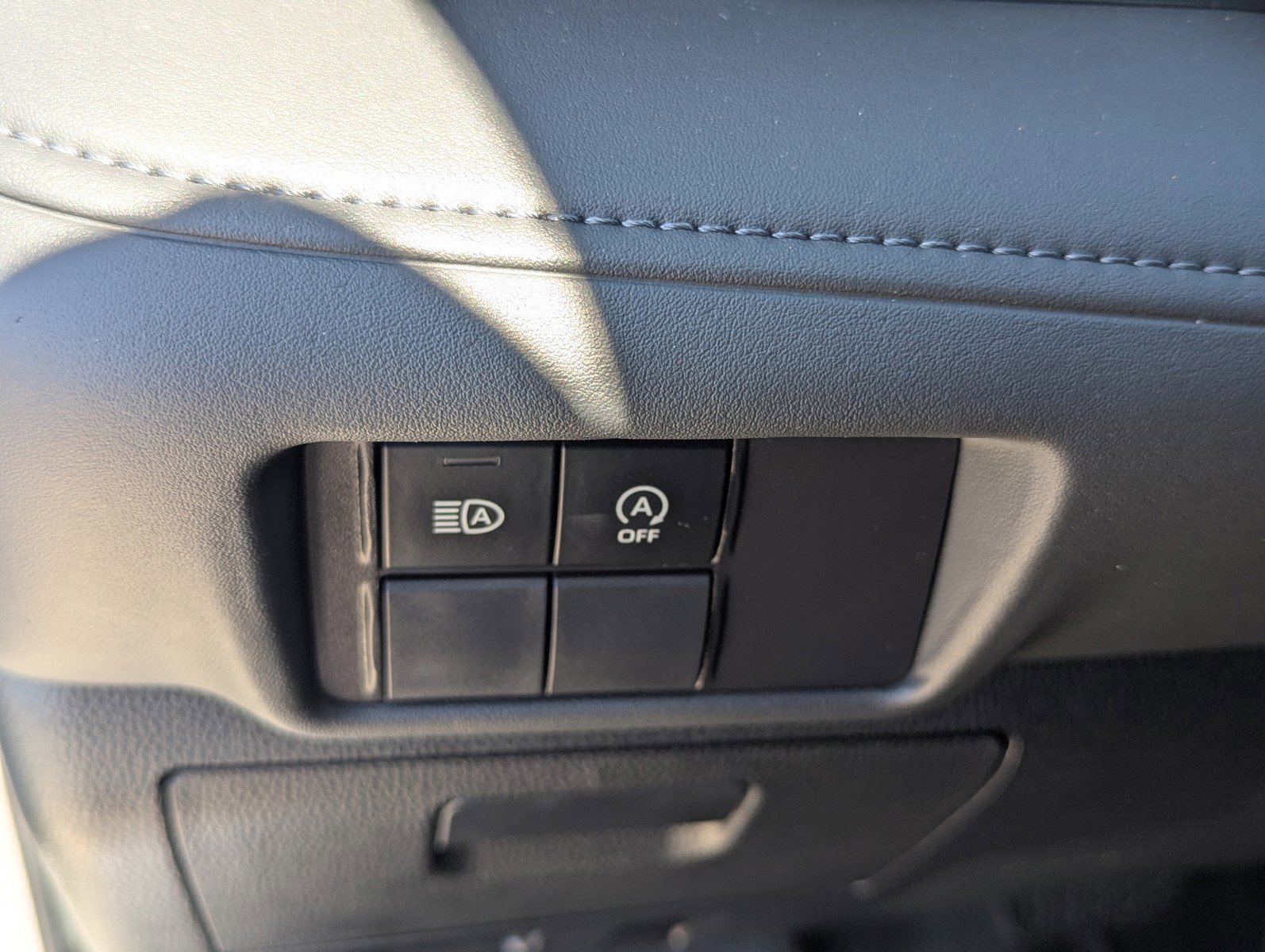 Used 2023 Toyota Highlander L image 31