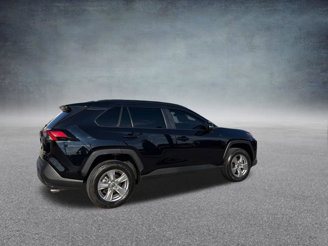 Used 2022 Toyota RAV4 XLE w/ Convenience Package image 4