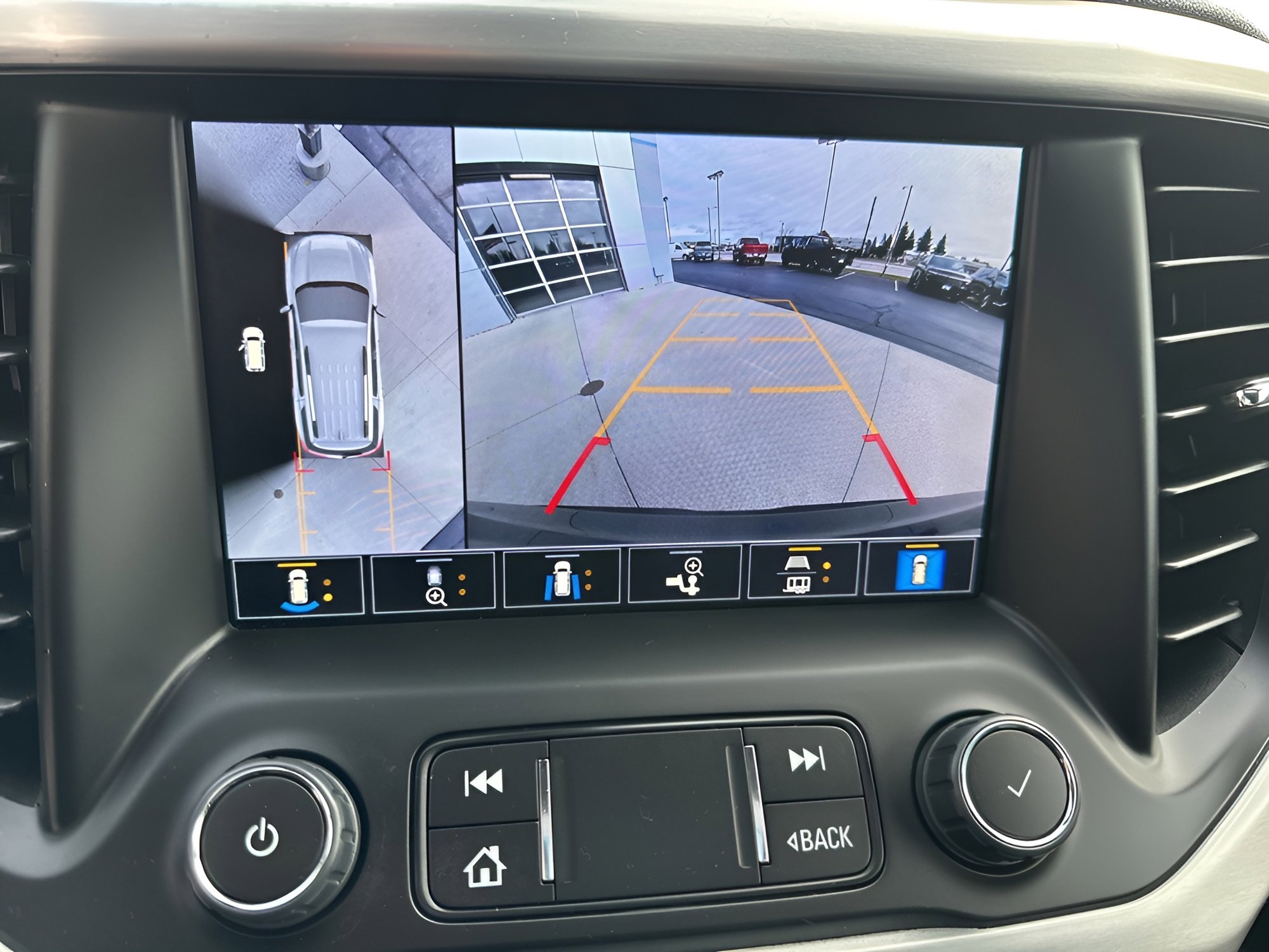 Used 2023 GMC Acadia SLT w/ Technology Package image 22