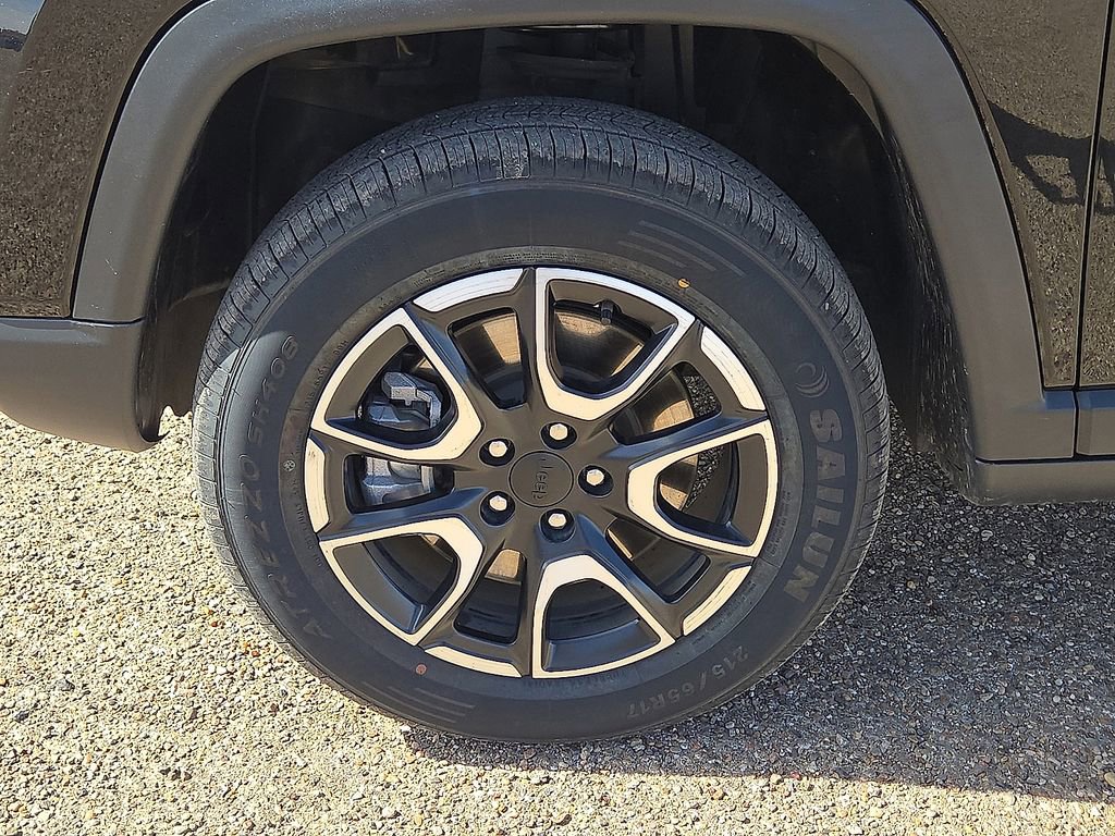 Used 2024 Jeep Compass Trailhawk image 10