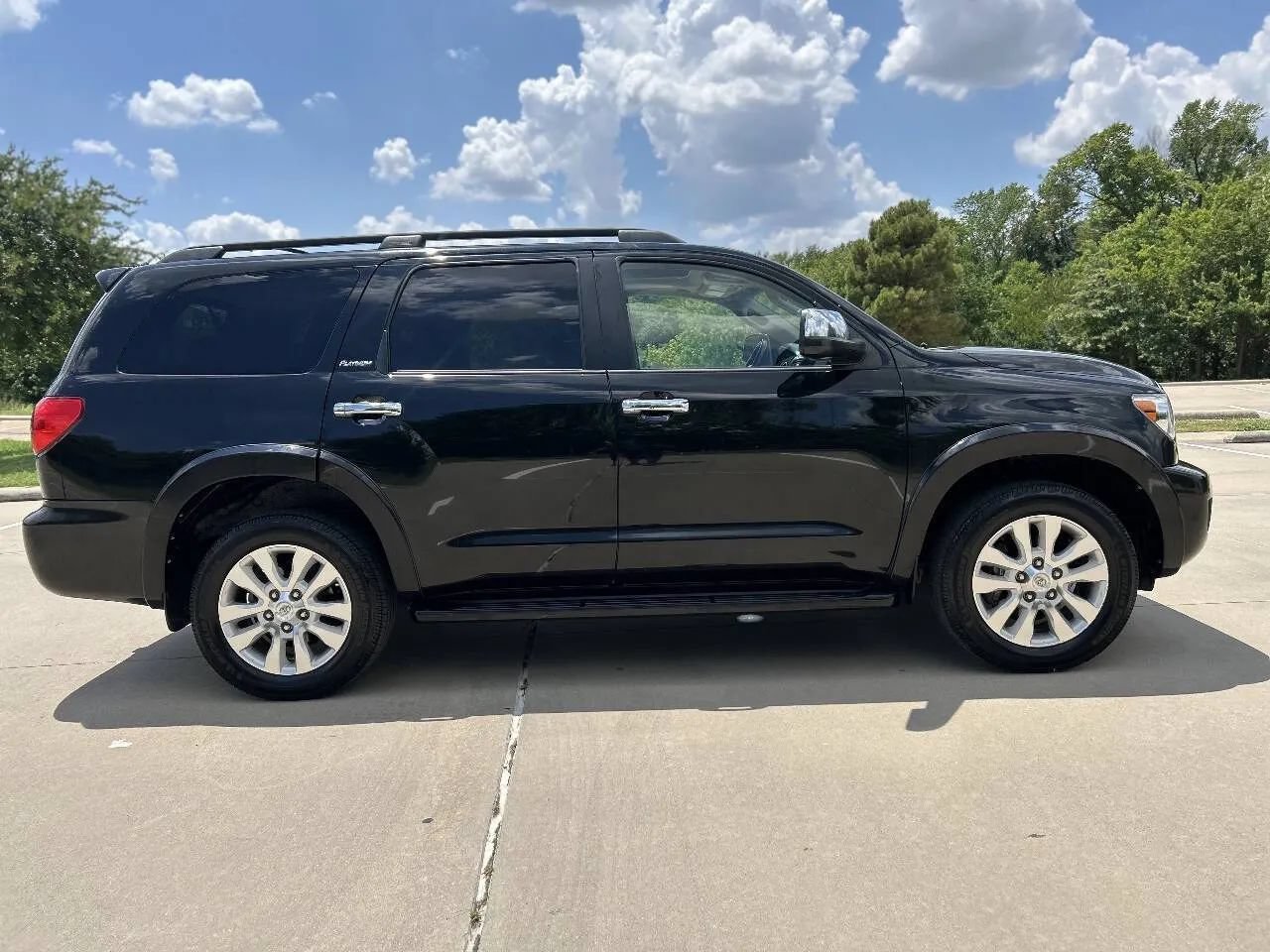 Used 2016 Toyota Sequoia Platinum RWD image 5
