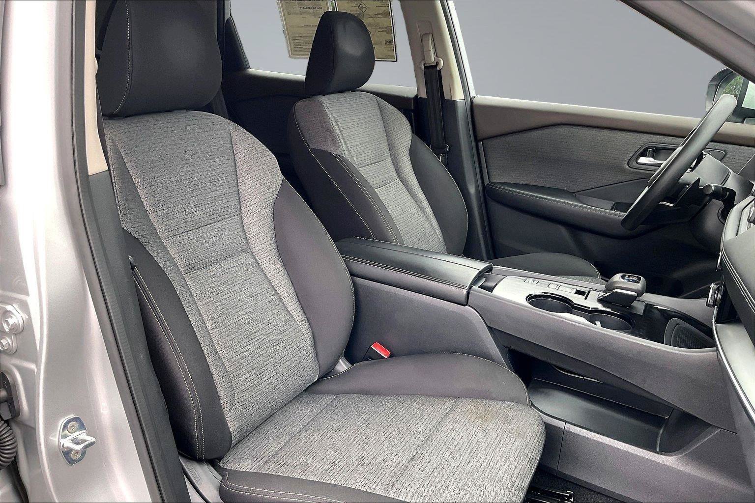 Certified 2022 Nissan Rogue SV FWD image 8