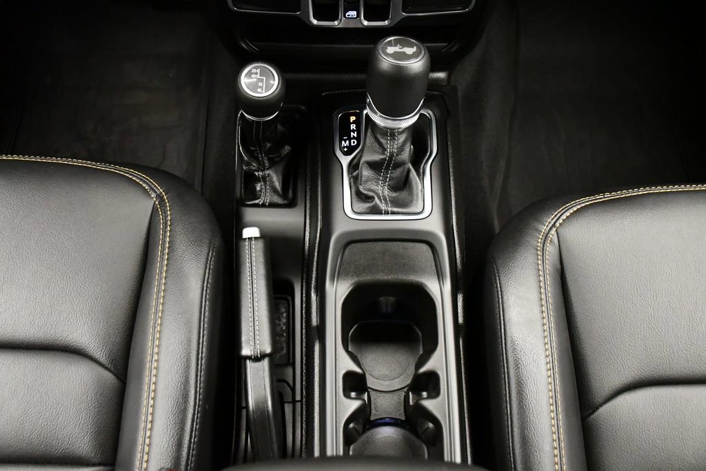 Used 2025 Jeep Wrangler Sahara image 29