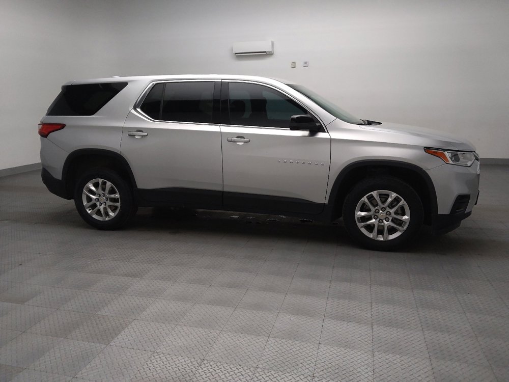 Used 2021 Chevrolet Traverse LS FWD image 11