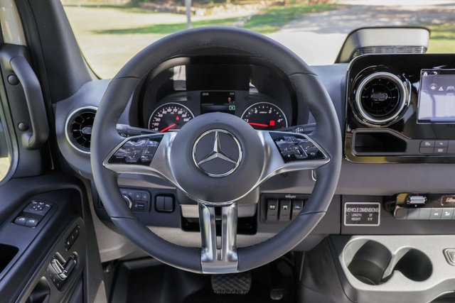 Used 2025 Mercedes-Benz Sprinter 2500 image 77