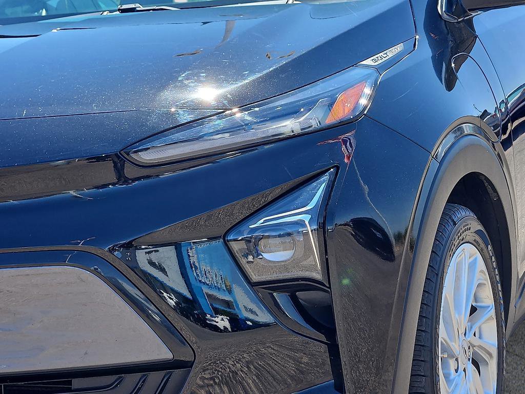 Used 2023 Chevrolet Bolt EUV LT FWD image 19
