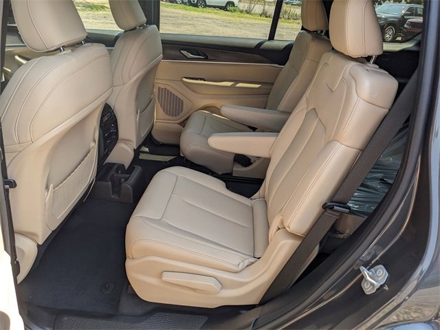 New 2025 Jeep Grand Cherokee L Limited image 10