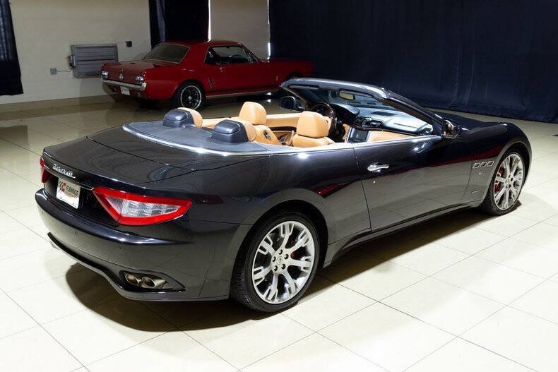 Used 2015 Maserati GranTurismo Convertible RWD image 22