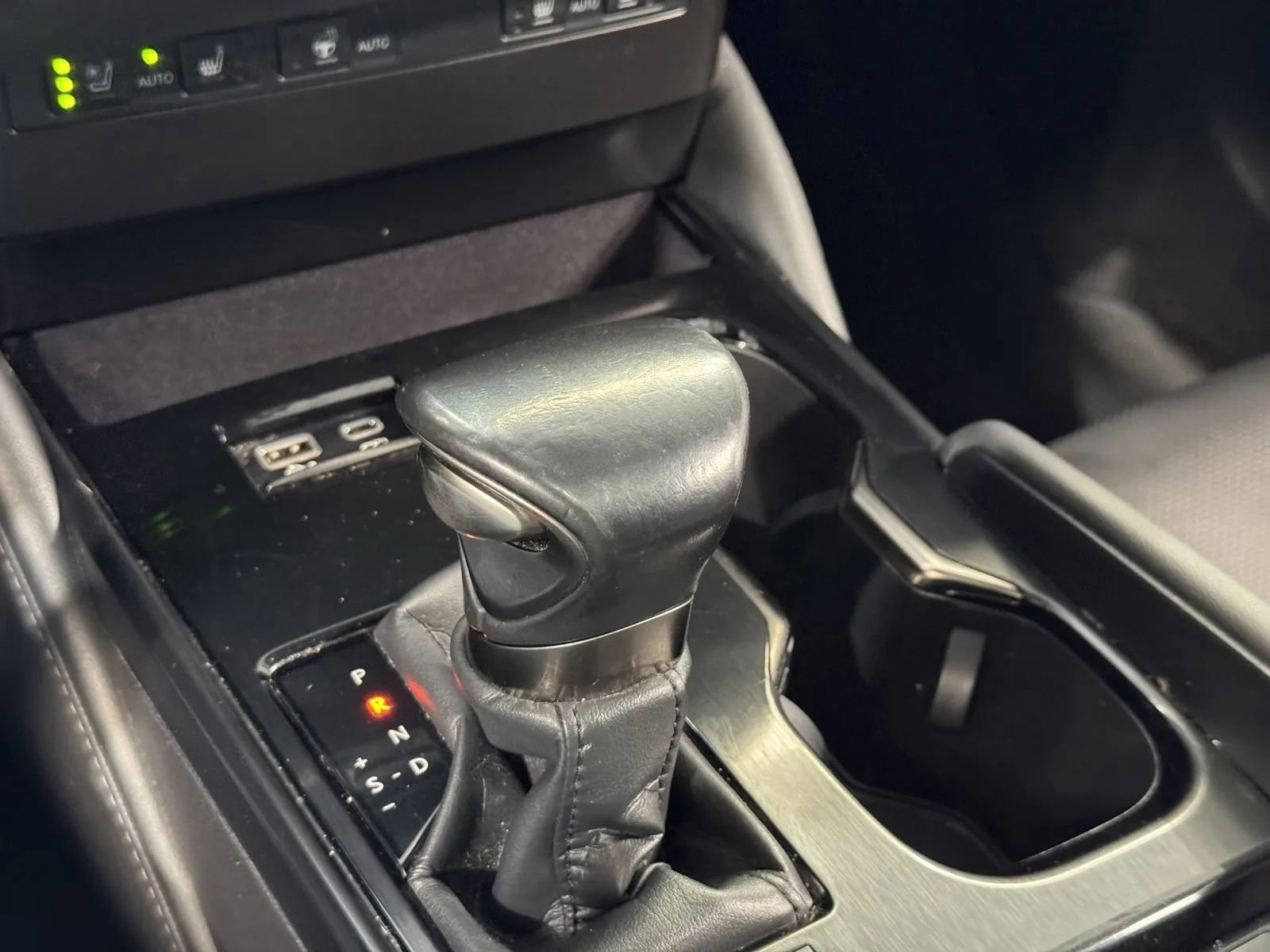 Used 2023 Lexus ES 300h w/ Premium Package image 15