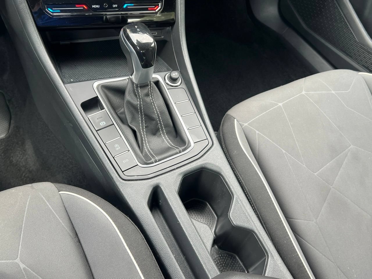 Used 2025 Volkswagen Jetta Sport FWD image 27