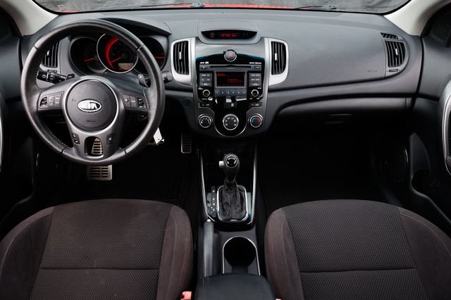 Used 2011 Kia Forte Koup SX FWD image 2