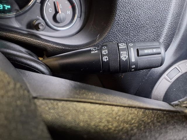 Used 2015 Jeep Wrangler Sport w/ Connectivity Group image 13