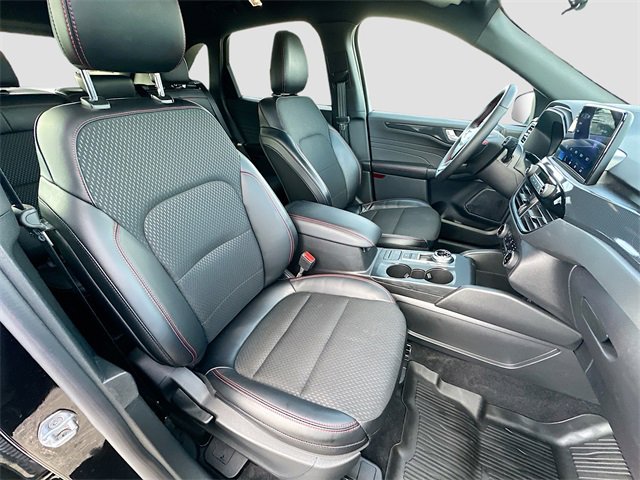 Used 2025 Ford Escape ST-Line w/ Equipment Group 301A image 26