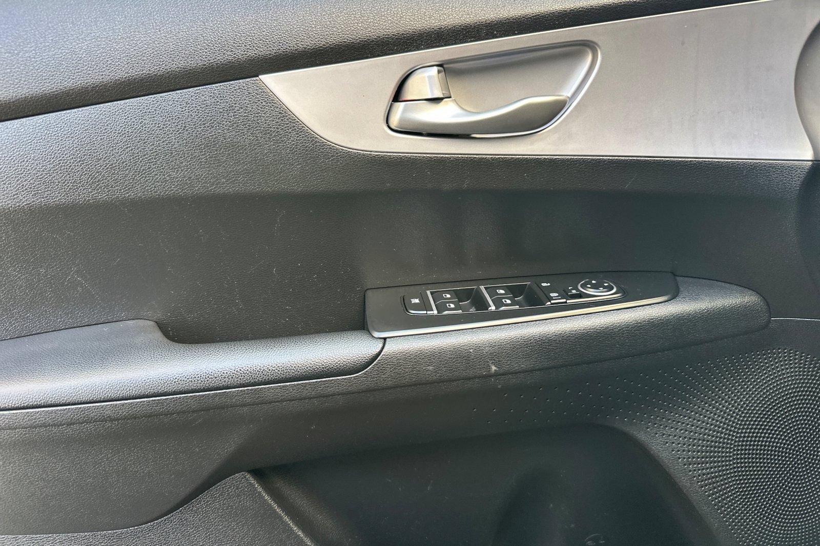Used 2023 Kia Forte LXS FWD image 11